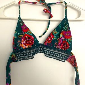 NEW Xhilaration Bikini Swimsuit Top